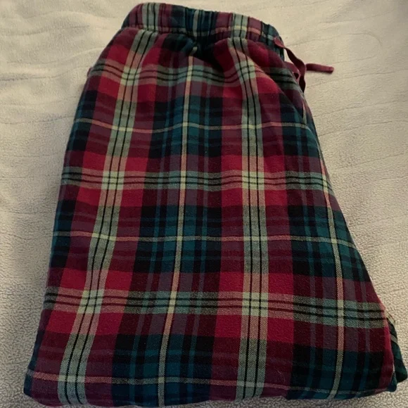 L.L. Bean fleece lined flannel pajama pants - Picture 4 of 5